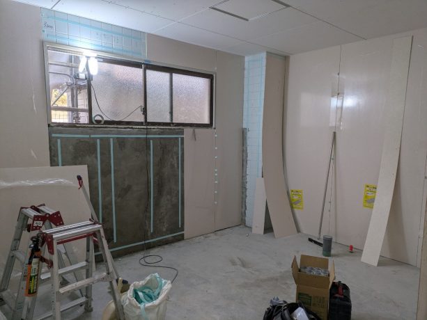 神戸市福祉センター外壁改修他工事　進捗状況